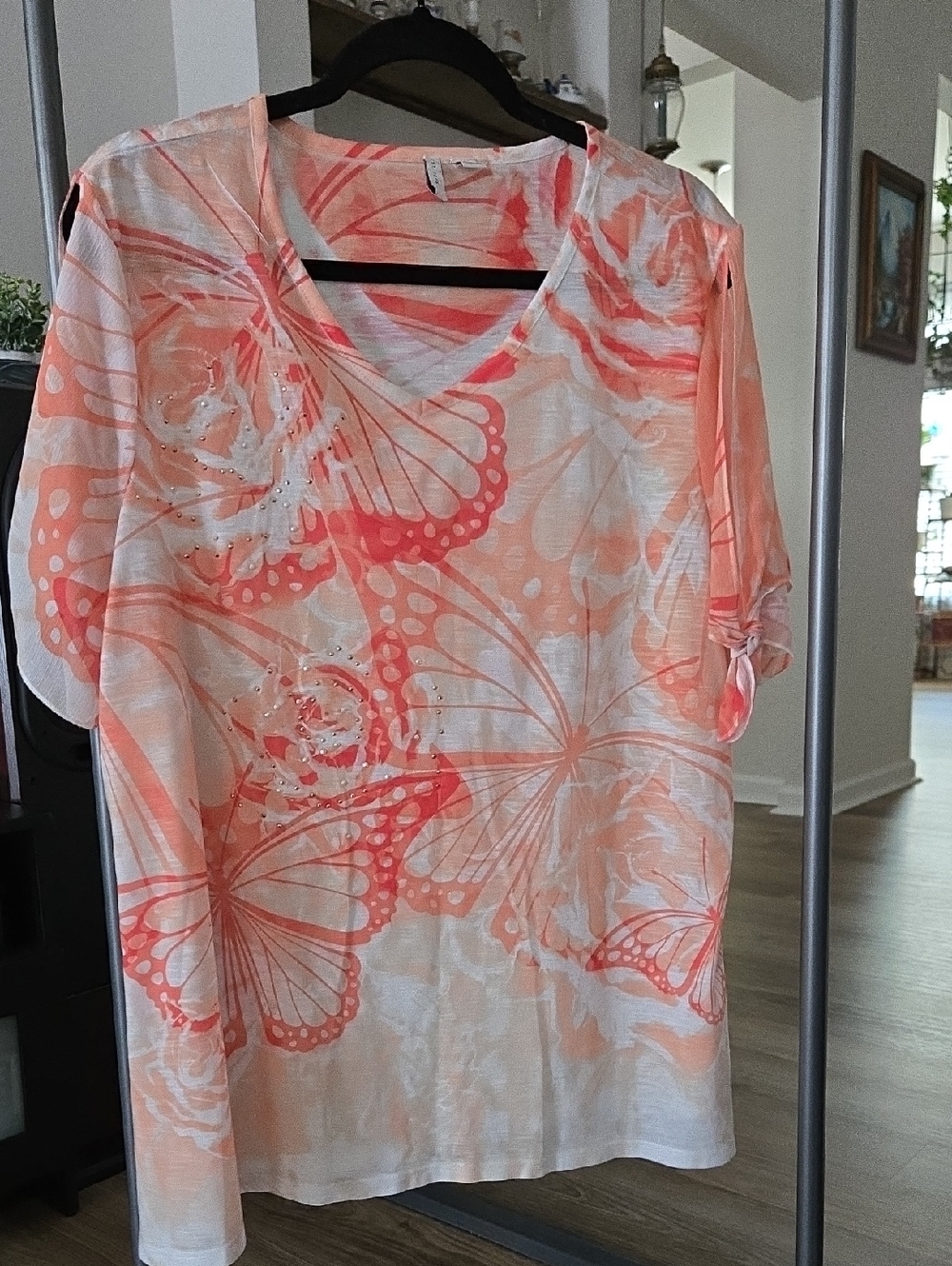 Women’s Coral Butterfly Floral V-Neck Short Sleeve Top